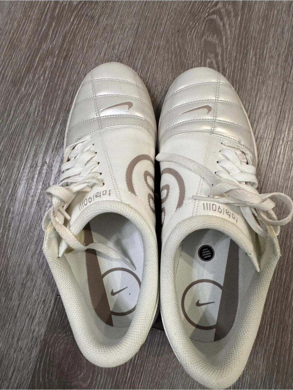 Nike Mens Cream/Light Total 90 Sneakers